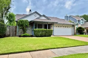 2018 Creek Valley Ln, Sugar Land, TX 77478 - Photo 1
