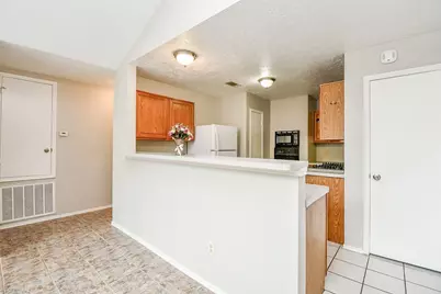 2018 Creek Valley Lane, Sugar Land, TX 77478 - Photo 8