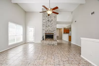 2018 Creek Valley Lane, Sugar Land, TX 77478 - Photo 6