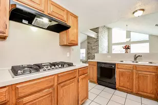 2018 Creek Valley Ln, Sugar Land, TX 77478 - Photo 10