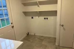 10031 Warwana Rd, Houston, TX 77080 - Photo 8