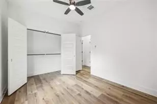 5037 Southwind St, Houston, TX 77033 - Photo 4