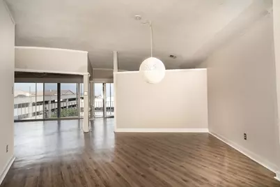 823 S Water Street #5F, Corpus Christi, TX 78401 - Photo 2
