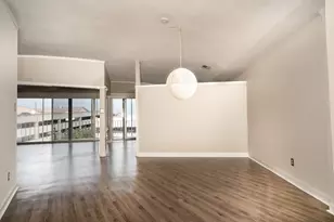 823 S Water St, Corpus Christi, TX 78401 - Photo 2