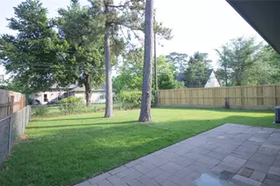 322 Broad Ripple Dr, Houston, TX 77336 - Photo 12