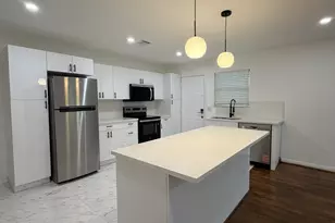 1972 W McKinney St, Houston, TX 77019 - Photo 4