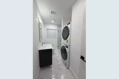 1972 W McKinney Street, Houston, TX 77019 - Photo 8