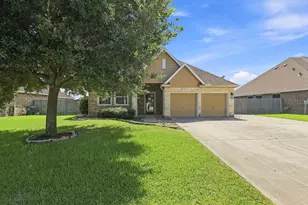 9611 Indian Trail, Mont Belvieu, TX 77523 - Photo 2