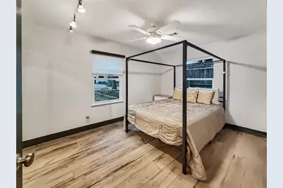 4521 Maple Street, Bellaire, TX 77401 - Photo 20