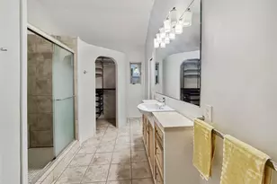 4521 Maple St, Bellaire, TX 77401 - Photo 24