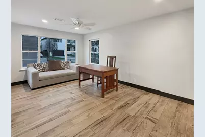 4521 Maple Street, Bellaire, TX 77401 - Photo 4