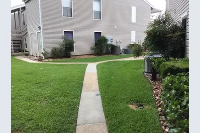 176 April Point Drive N, Conroe, TX 77356 - Photo 2