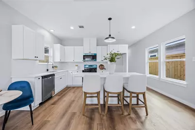 7316 Victoria Street, Houston, TX 77020 - Photo 2