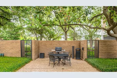 3600 Montrose Boulevard #405, Houston, TX 77006 - Photo 6