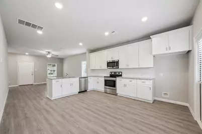 2012 Bellview, La Marque, TX 77568 - Photo 6