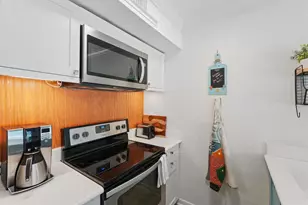 6300 Seawall Blvd, Galveston, TX 77551 - Photo 10