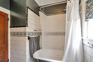 1024 W Temple St, Houston, TX 77009 - Photo 22