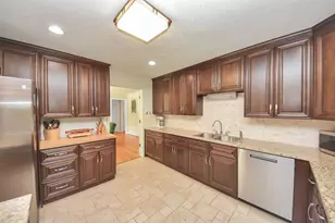 23 Indian Clover Dr, The Woodlands, TX 77381 - Photo 14
