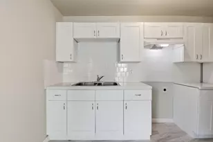 303 Gans St, Houston, TX 77029 - Photo 12