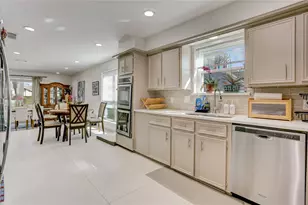 1135 Trowbridge Dr, Houston, TX 77062 - Photo 10