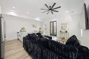 964 Lucky St, Houston, TX 77088 - Photo 14
