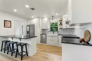 1815 Saxony Ln, Houston, TX 77058 - Photo 10