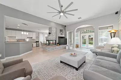 127 Hawknest Court, The Woodlands, TX 77384 - Photo 10