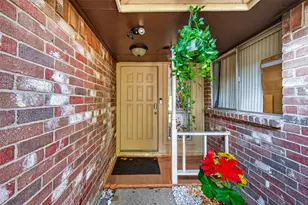 8522 Grand Knolls Dr, Houston, TX 77083 - Photo 2