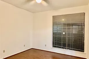 8055 Cambridge St, Houston, TX 77054 - Photo 14