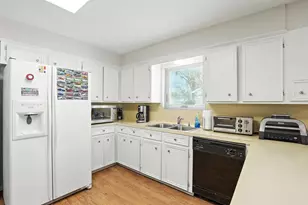 2910 Riata Ln, Houston, TX 77043 - Photo 10