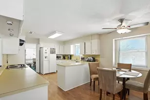 2910 Riata Ln, Houston, TX 77043 - Photo 8