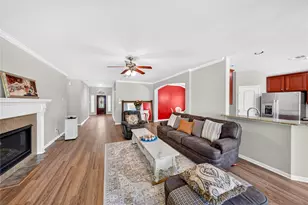 10101 Hidden Falls Dr, Pearland, TX 77584 - Photo 6