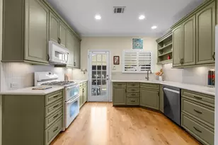 2242 Gemini St, Houston, TX 77058 - Photo 6