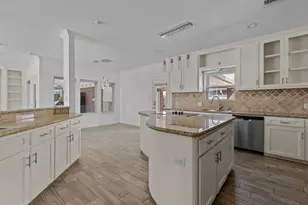 3114 W Autumn Run Cir, Sugar Land, TX 77479 - Photo 14