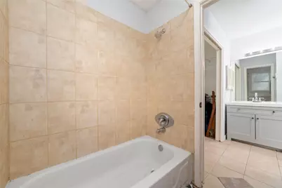 10819 Berry Tree Drive, Houston, TX 77064 - Photo 14