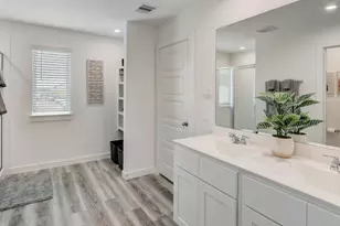 10515 Lancaster Frst Ln, Houston, TX 77051 - Photo 8