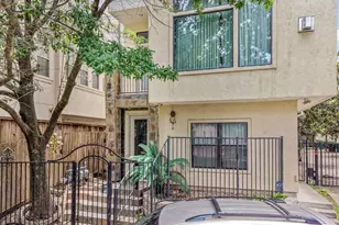 1914 Woodbury St, Houston, TX 77030 - Photo 2