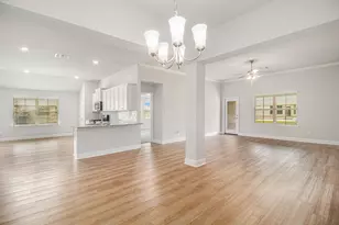 4411 Karam Lndg, Dickinson, TX 77539 - Photo 8