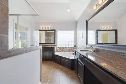 10218 Spring Shadows Park Circle, Houston, TX 77080 - Photo 32