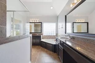 10218 Spring Shadows Park Cir, Houston, TX 77080 - Photo 32