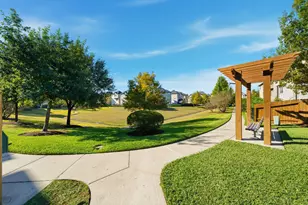 10218 Spring Shadows Park Cir, Houston, TX 77080 - Photo 4