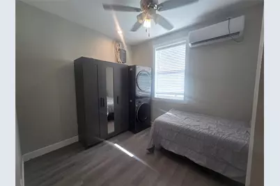 614 35th Street #2, Galveston, TX 77550 - Photo 4