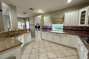 15802 Deerpath Ct, Tomball, TX 77377 - Photo 8