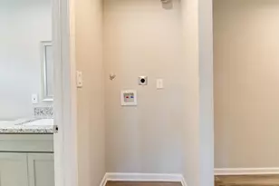 2214 McKee St, Houston, TX 77009 - Photo 8