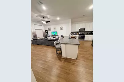 204 Shoreview, Conroe, TX 77303 - Photo 2