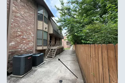 2103 Place Rebecca Lane #D10, Houston, TX 77090 - Photo 2