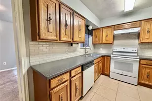 2103 Place Rebecca Ln, Houston, TX 77090 - Photo 8