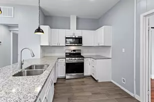 2005 37th St, Galveston, TX 77550 - Photo 8