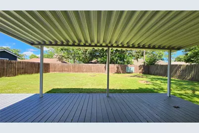 223 Sycamore Drive, Highlands, TX 77562 - Photo 4