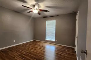 223 Sycamore Dr, Highlands, TX 77562 - Photo 12